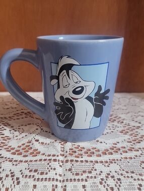 Warner Bros. PePe Le Pew  Character Ceramic Mug 1998